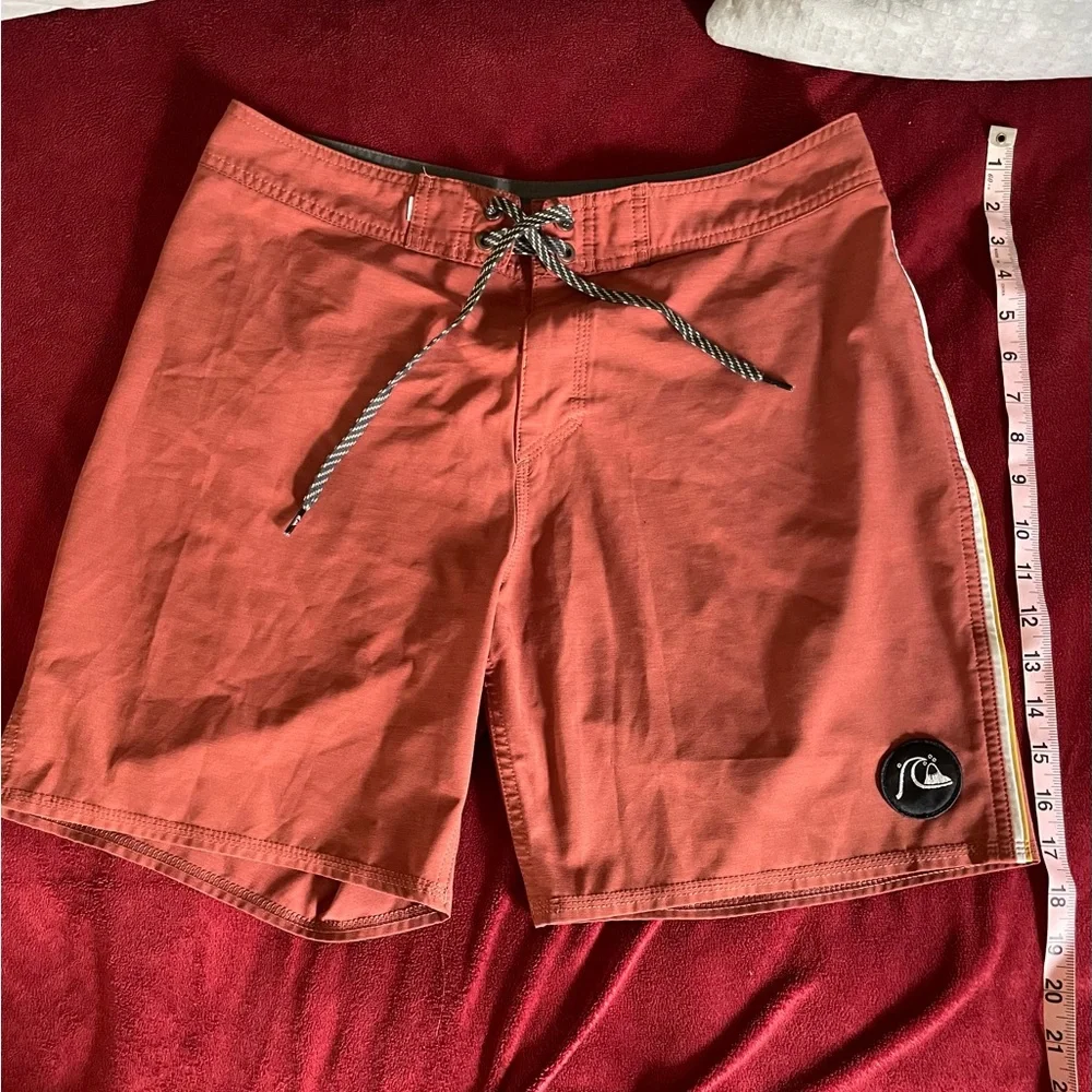 Quicksilver board shorts - Picture 1 of 6